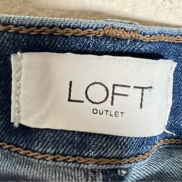 Loft medium wash straight leg jeans size 10 B87 - Picture 2 of 4